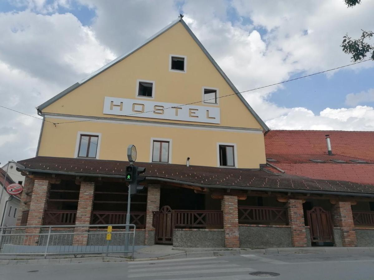 Hostel ヴォイニク エクステリア 写真