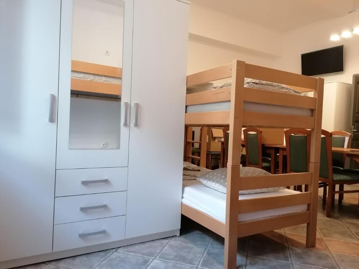 Hostel ヴォイニク エクステリア 写真