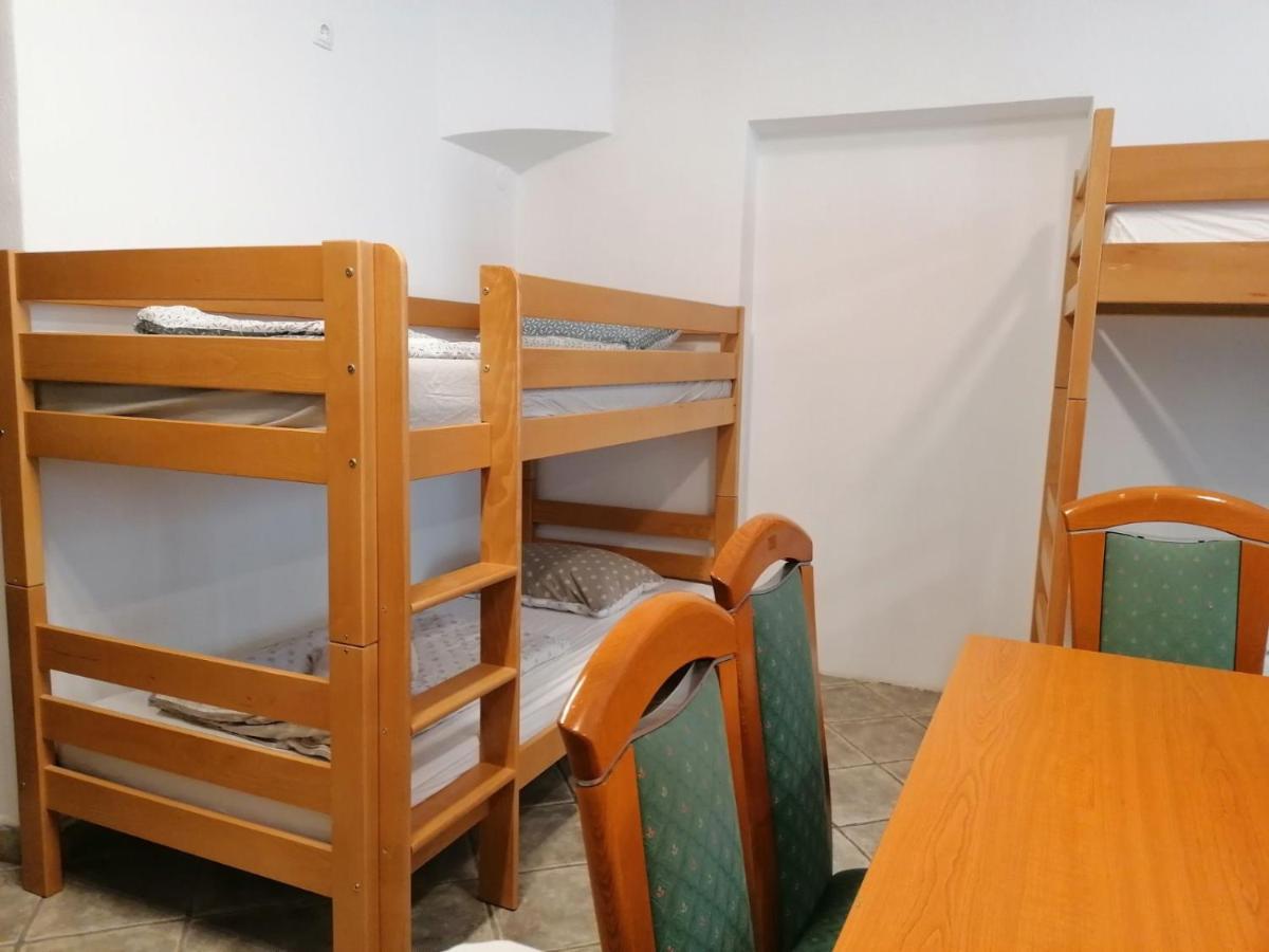 Hostel ヴォイニク エクステリア 写真