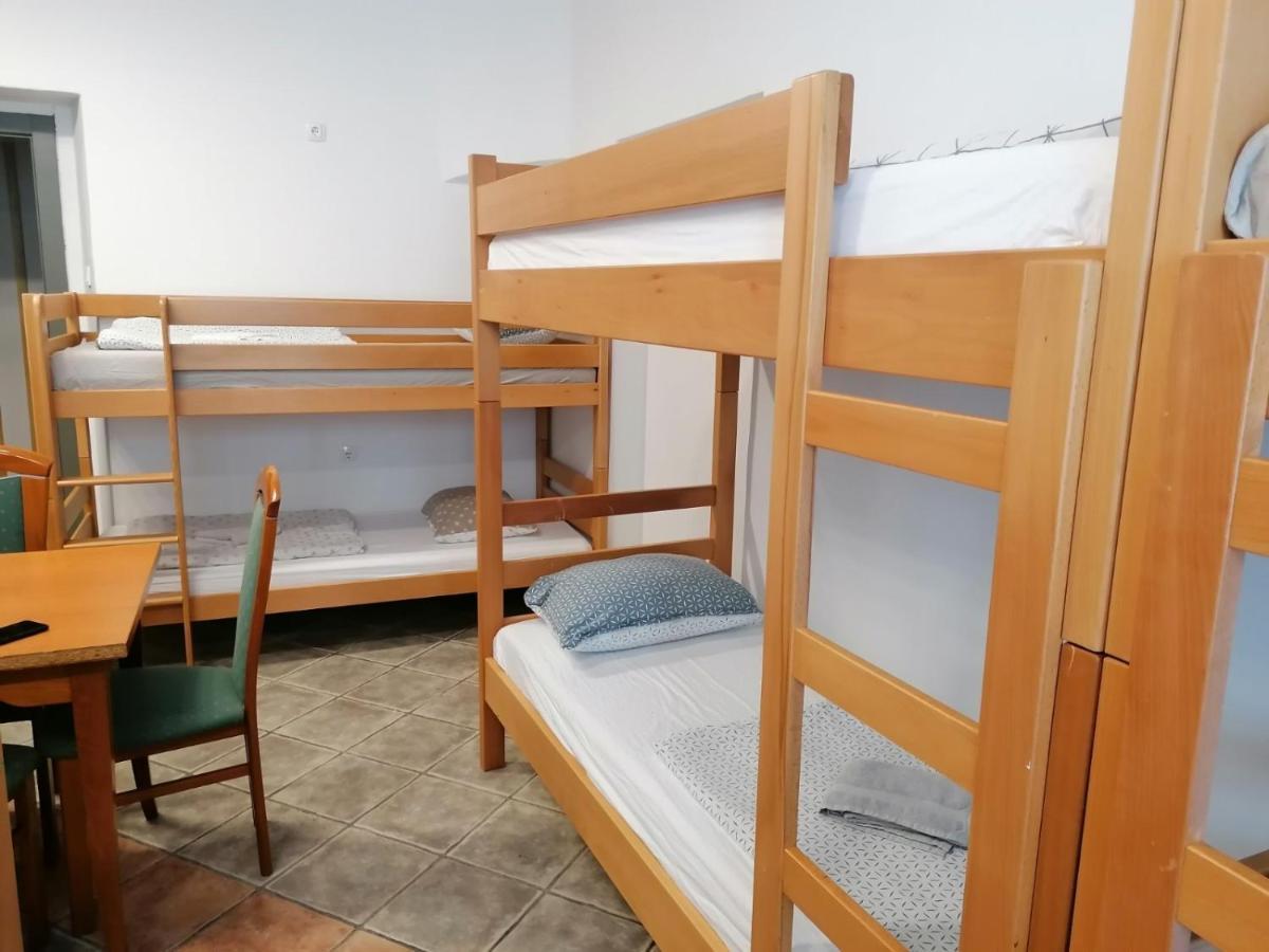 Hostel ヴォイニク エクステリア 写真