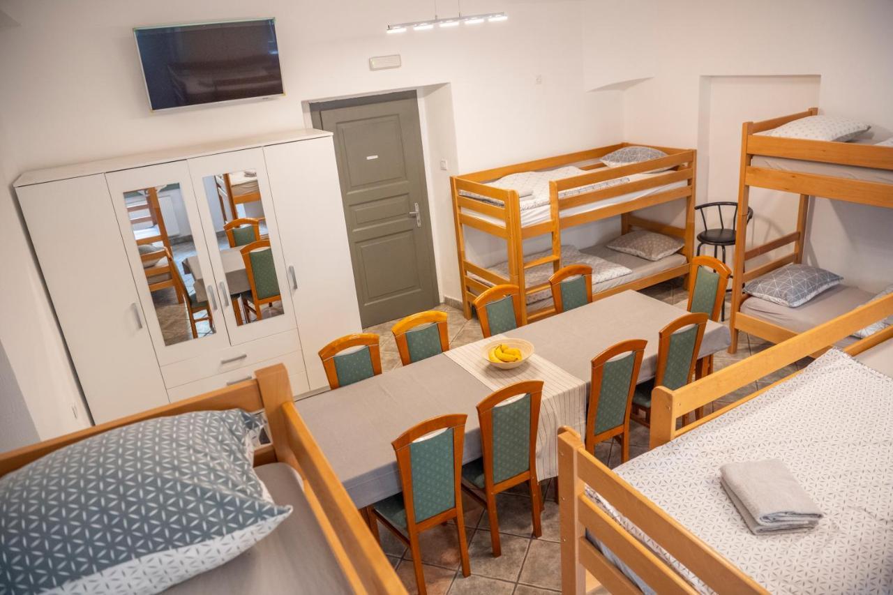 Hostel ヴォイニク エクステリア 写真