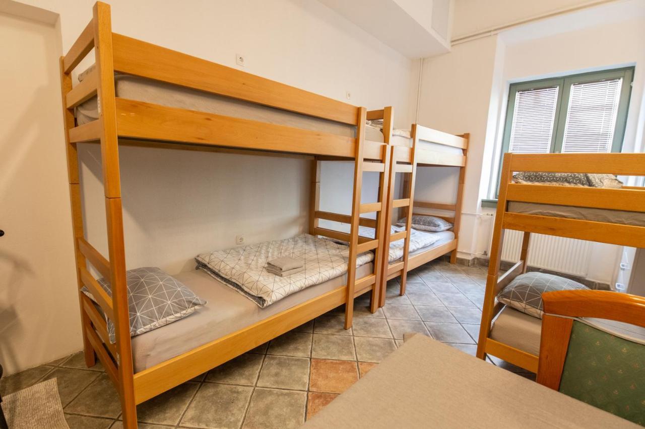 Hostel ヴォイニク エクステリア 写真