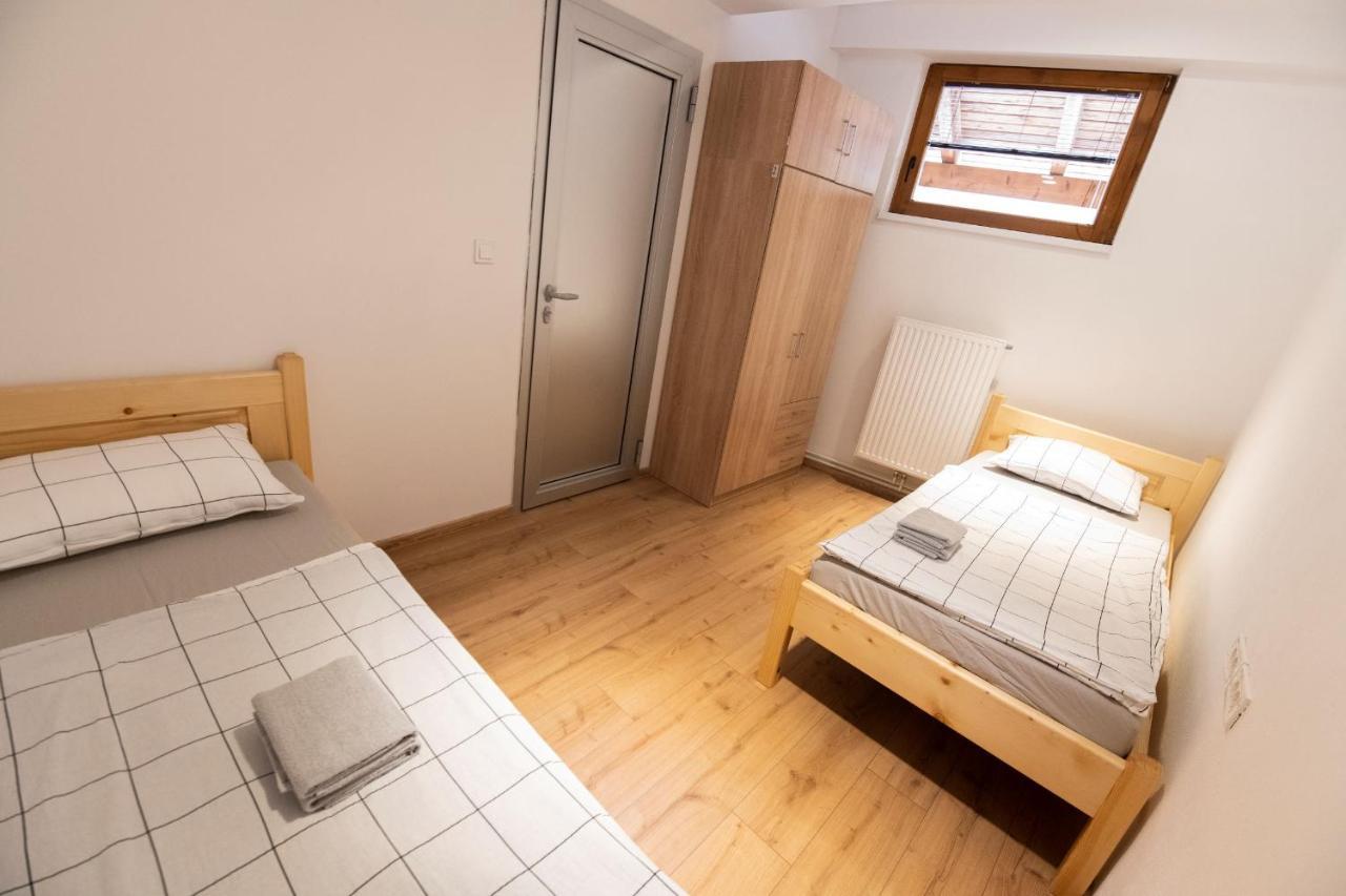 Hostel ヴォイニク エクステリア 写真