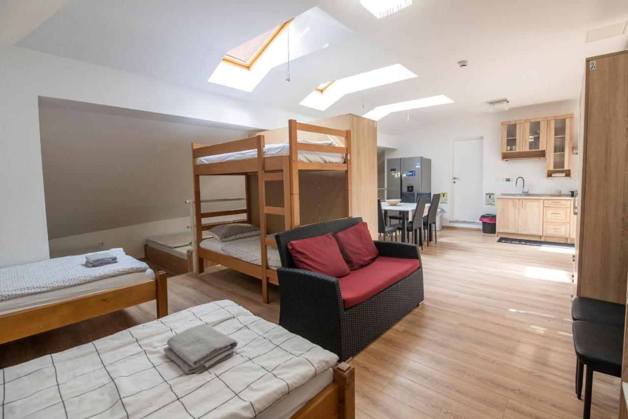 Hostel ヴォイニク エクステリア 写真