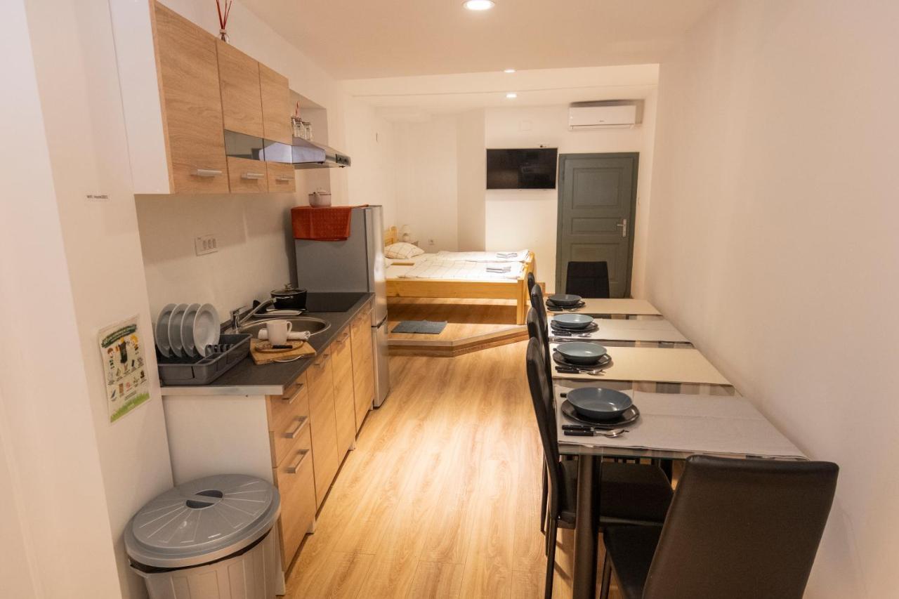 Hostel ヴォイニク エクステリア 写真